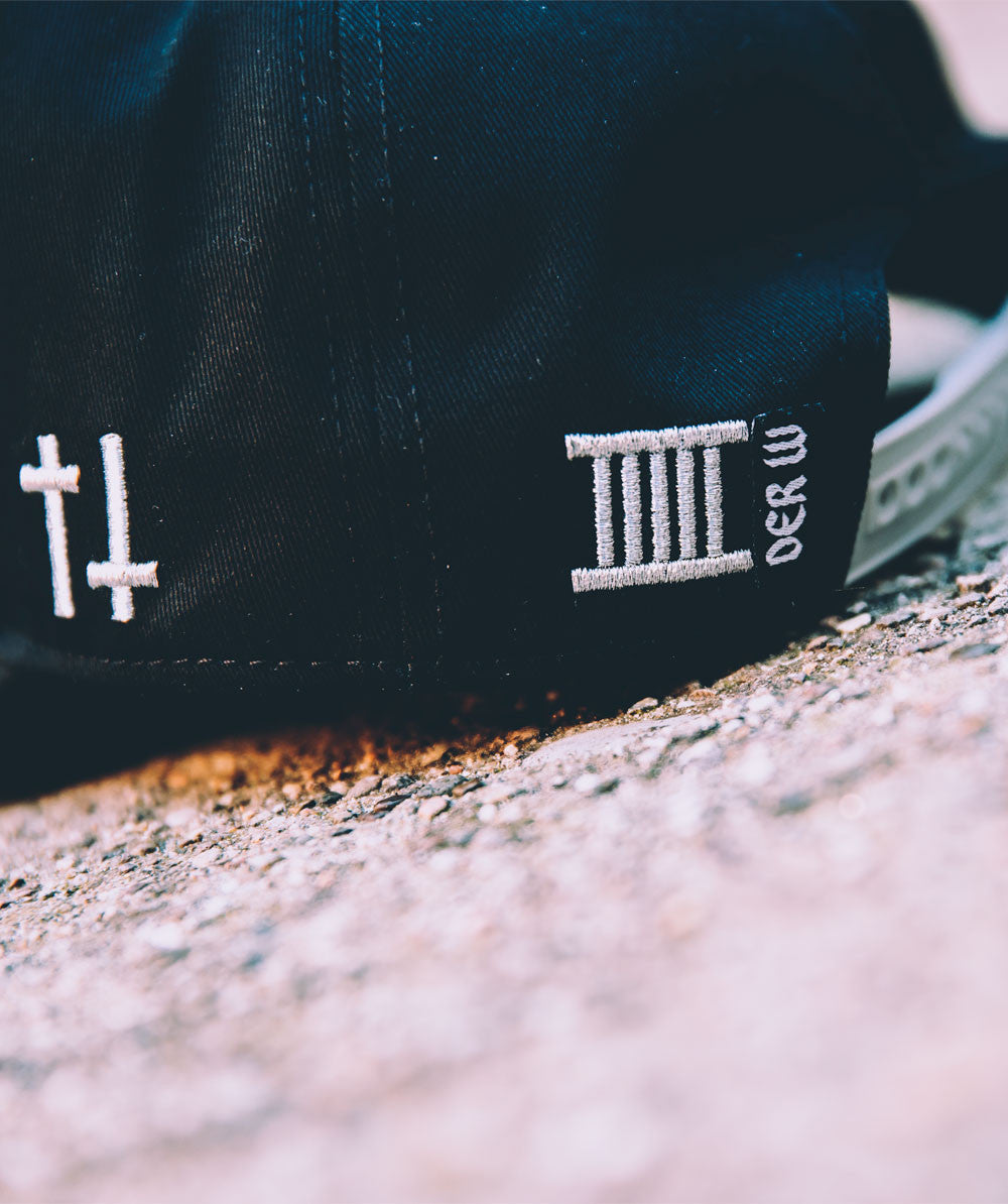 "V" Trucker Cap silber