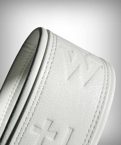 DER W Signature Gitarrengurt geprägt (weiß)