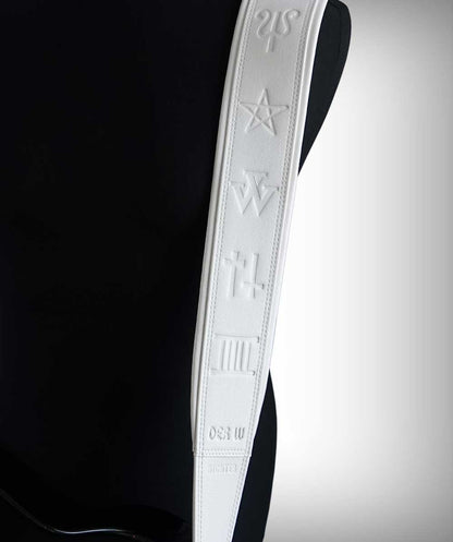 DER W Signature Gitarrengurt geprägt (weiß)
