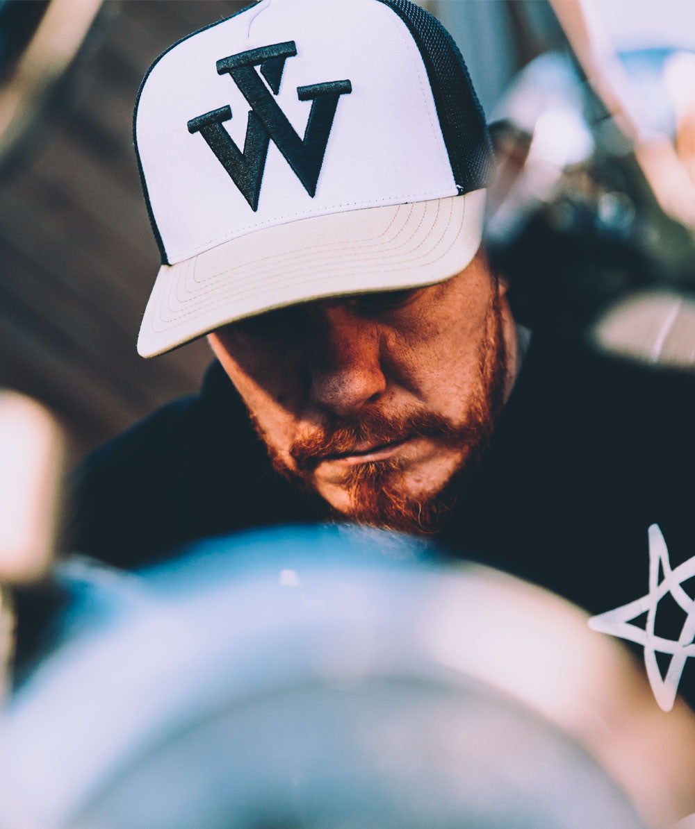 "V" Mesh Cap beige