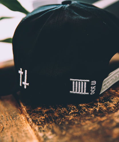 "V" Trucker Cap silber