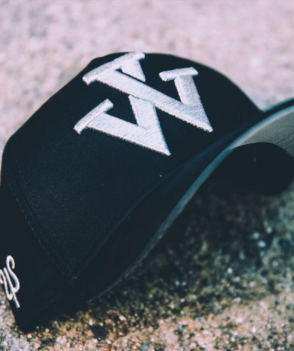 "V" Trucker Cap silber