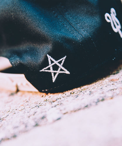 "V" Trucker Cap silber